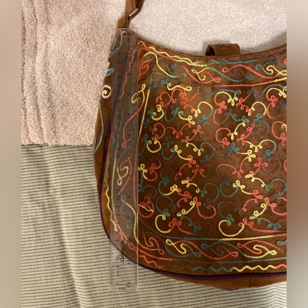Embroidered bag - Picture 3 of 4